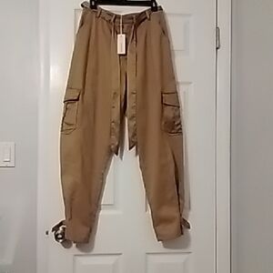 Heartloom Women's Tan Cropped Cargo Pants